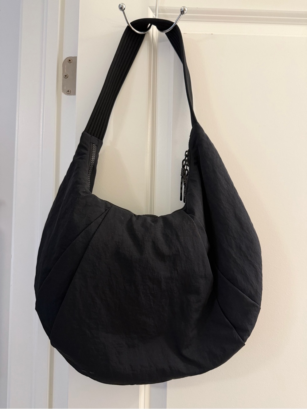 Lululemon Pleated Shoulder Bag 10L - Picture 2 of 6